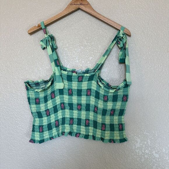 BP. Cropped Tank Top Green Gingham Strawberries 2x Tie Straps Smocking - Picture 1 of 6